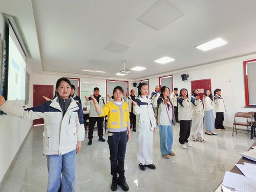 楠溪江5A創(chuàng)建首輪基礎(chǔ)服務(wù)禮儀培訓(xùn)順利開課，禮儀服務(wù)點(diǎn)亮景區(qū)品質(zhì)